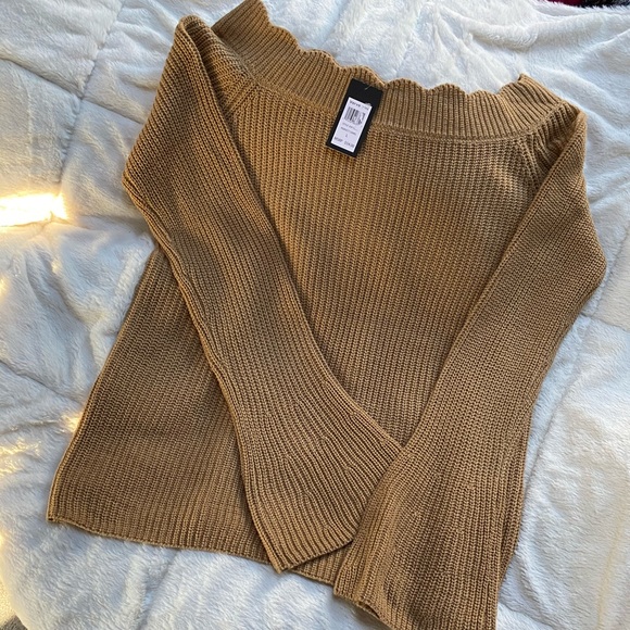 Verve Ami Sweaters - 💕🆕 Adorable off the shoulder sweater!